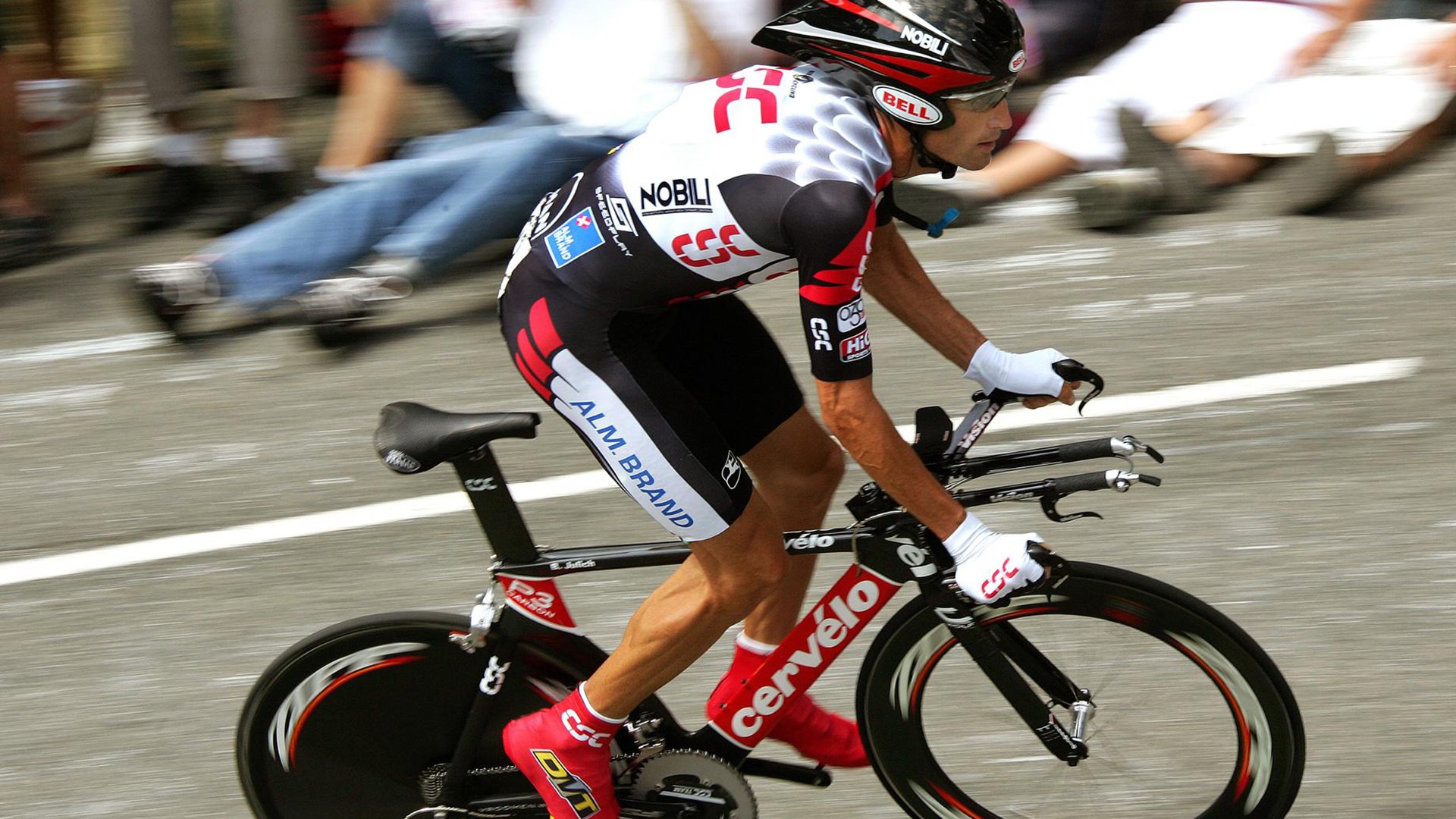 费德勒退役一周年,回顾传奇生涯与不朽遗产